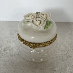Tiny 2" Hinged White Porcelain Trinket Box, Crafted Roses on top great condition